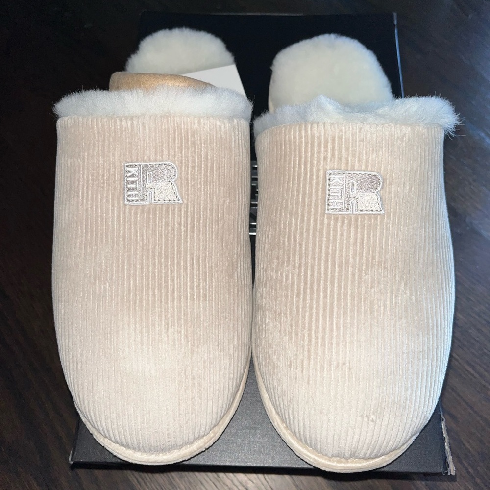 COPY - KITH slippers. BNIB. With Tags.